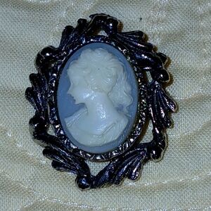 Vintage Style Cameo Brooch blue and White small Oval Victorian Style